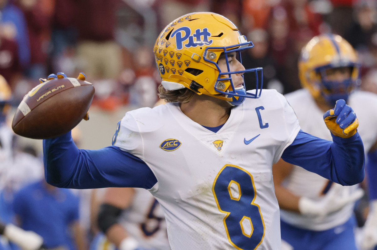 With the College Football season over and the NFL Playoffs underway, let's take a look at the latest first-round 2022 NFL Mock Draft. View the breakdown of each team's picks and their scouting reports.